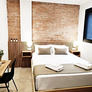 https://ariqus-fira-apartments.top-hotels-tarragona.com